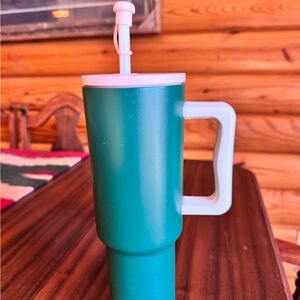 Simple Modern Green Travel Mug with Pink Handle & Lid